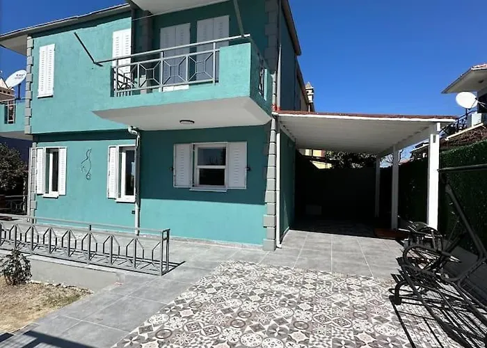 Stylish In Kusadasi, 5 Minutes To The Center And The Sea