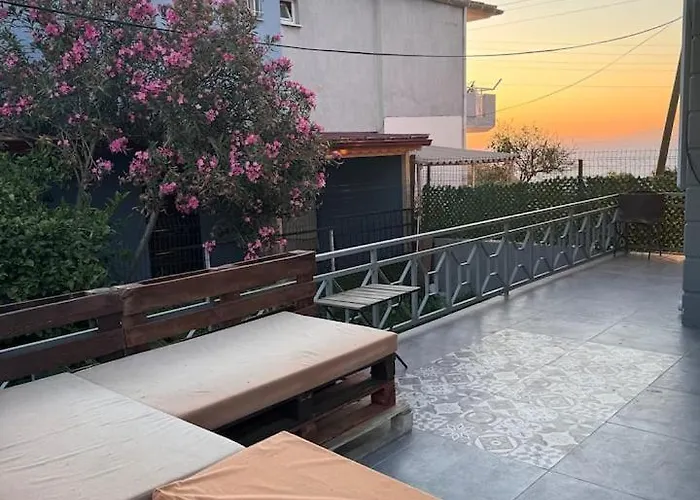 Stylish In Kusadasi, 5 Minutes To The Center And The Sea Holiday home *