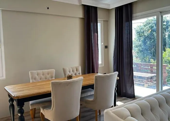 Stylish In Kusadasi, 5 Minutes To The Center And The Sea Holiday home *