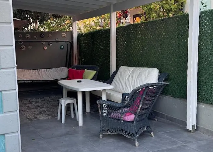 Stylish In Kusadasi, 5 Minutes To The Center And The Sea